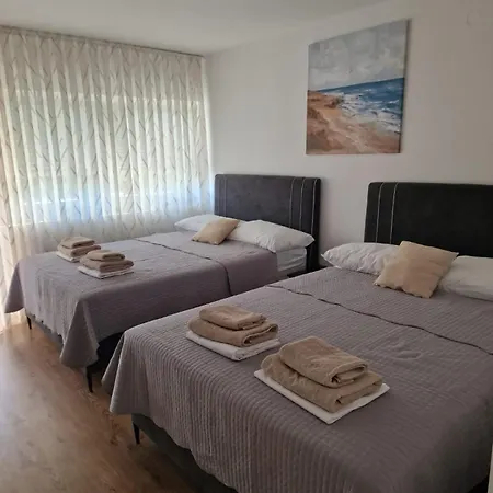 Riviera, Hotel *